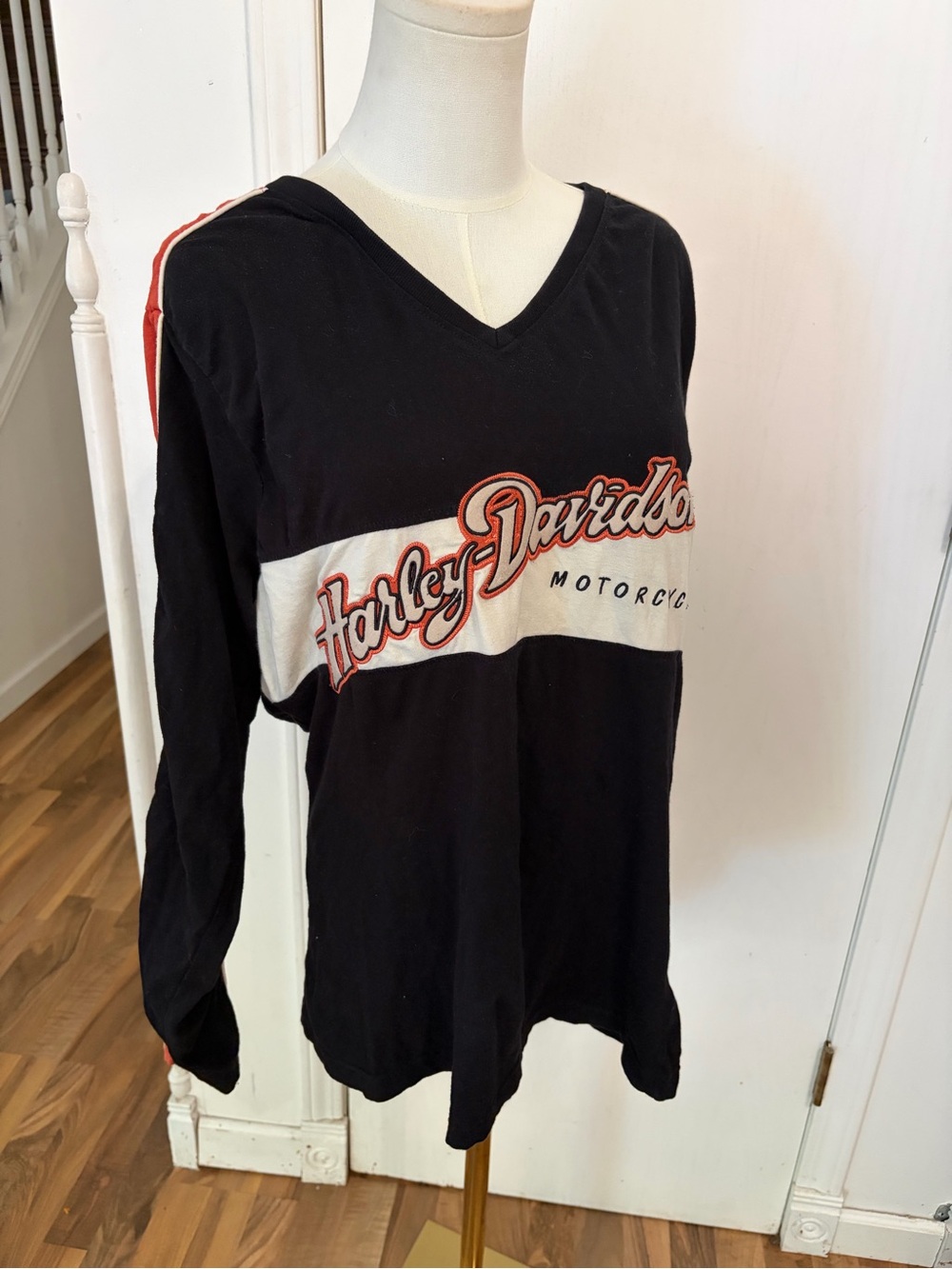 Harley-Davidson Black V-Neck Long Sleeve Shirt Embroidered Logo, M/L, EUC